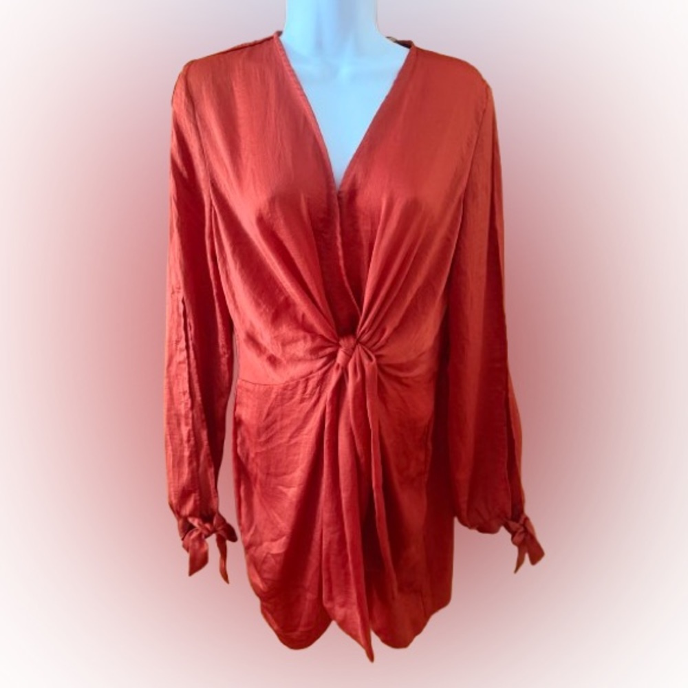 BNWT Pretty Little Thing  satin dress size 10